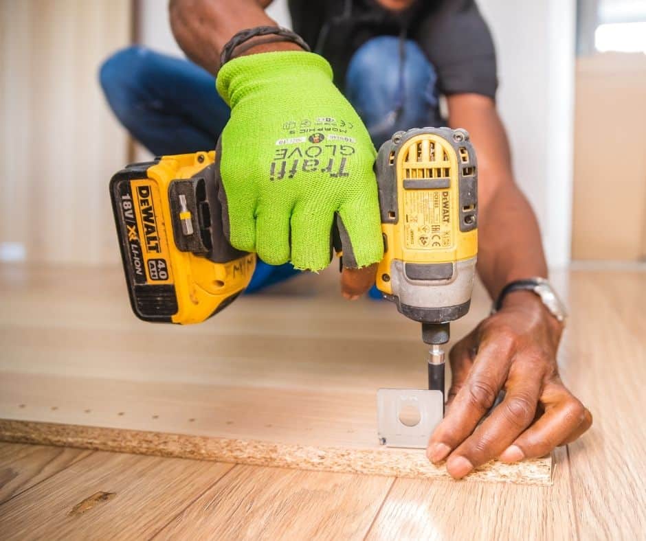 תיקונים: חברת ניהול בתל אביב